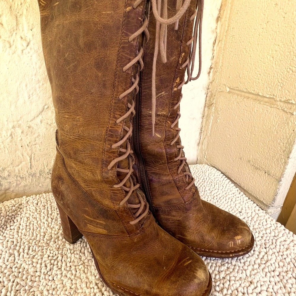 FRYE vintage lace up boots. Granny packer from the 70’s